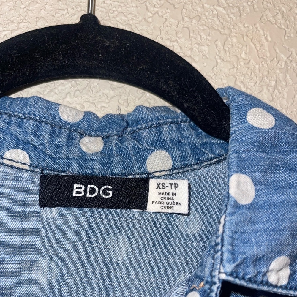 URBAN Outfitters BDG Women Button Up Top XS Blue Polka Dot Denim Long Sleeve - Picture 3 of 9